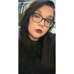 Meet your Posher, Mikala